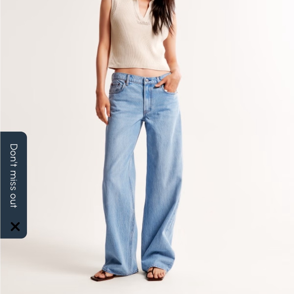NWOT! Abercrombie & Fitch ultra loose low rise jean light wash